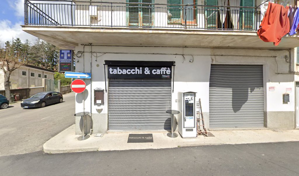 Tabacchi e Caffè, Acri