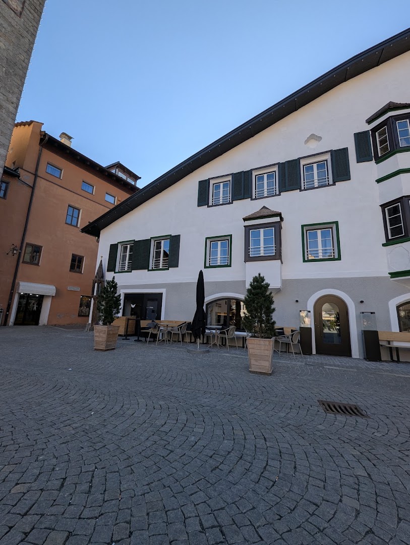 Tagesbar Schwarzer Adler