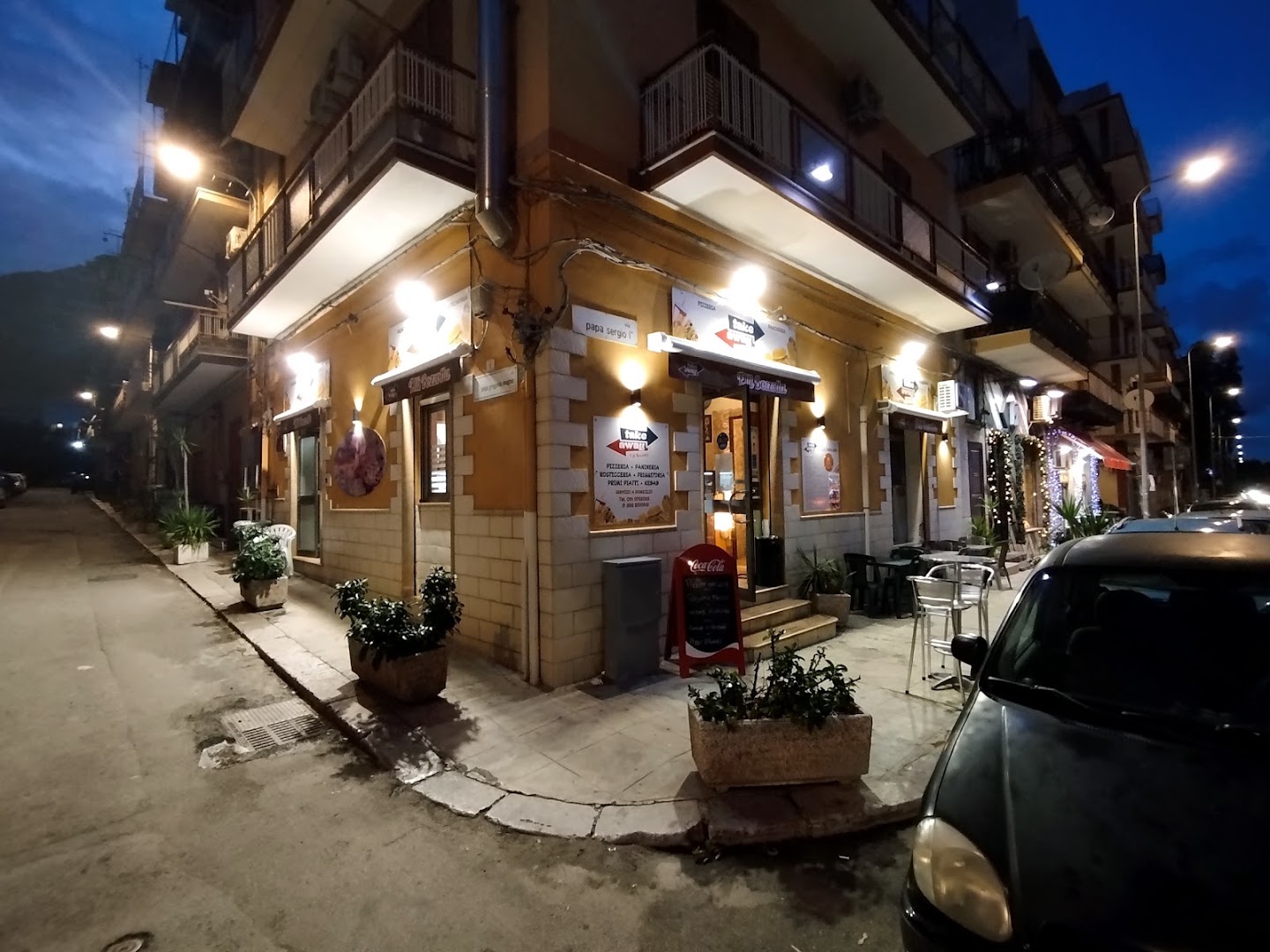 TAKE AWAY di Damiano Bozzotta