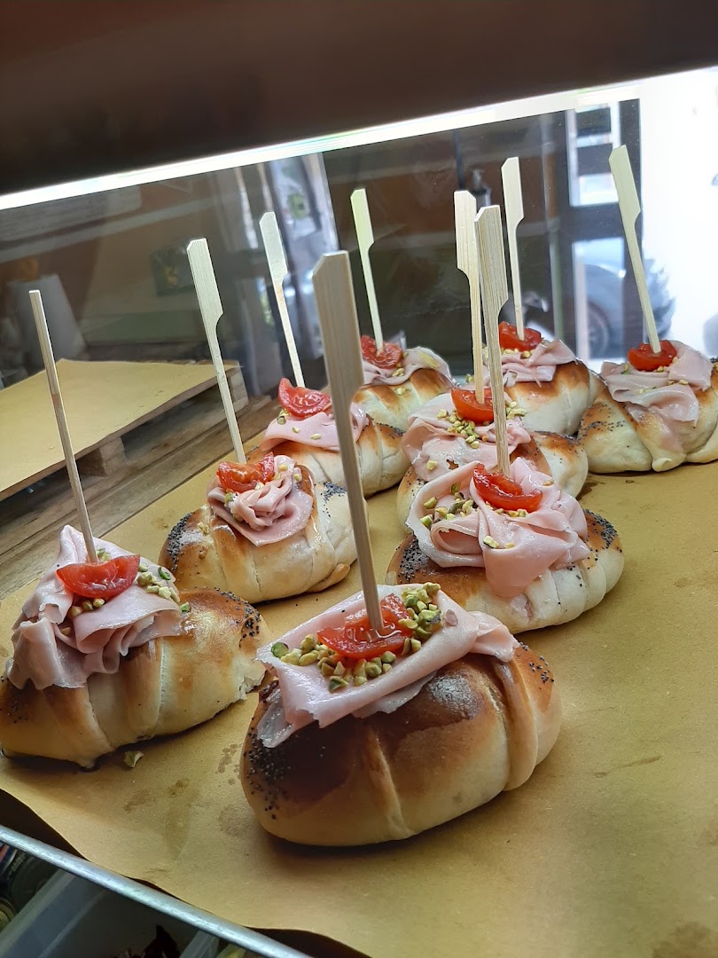 TAKE AWAY di Damiano Bozzotta