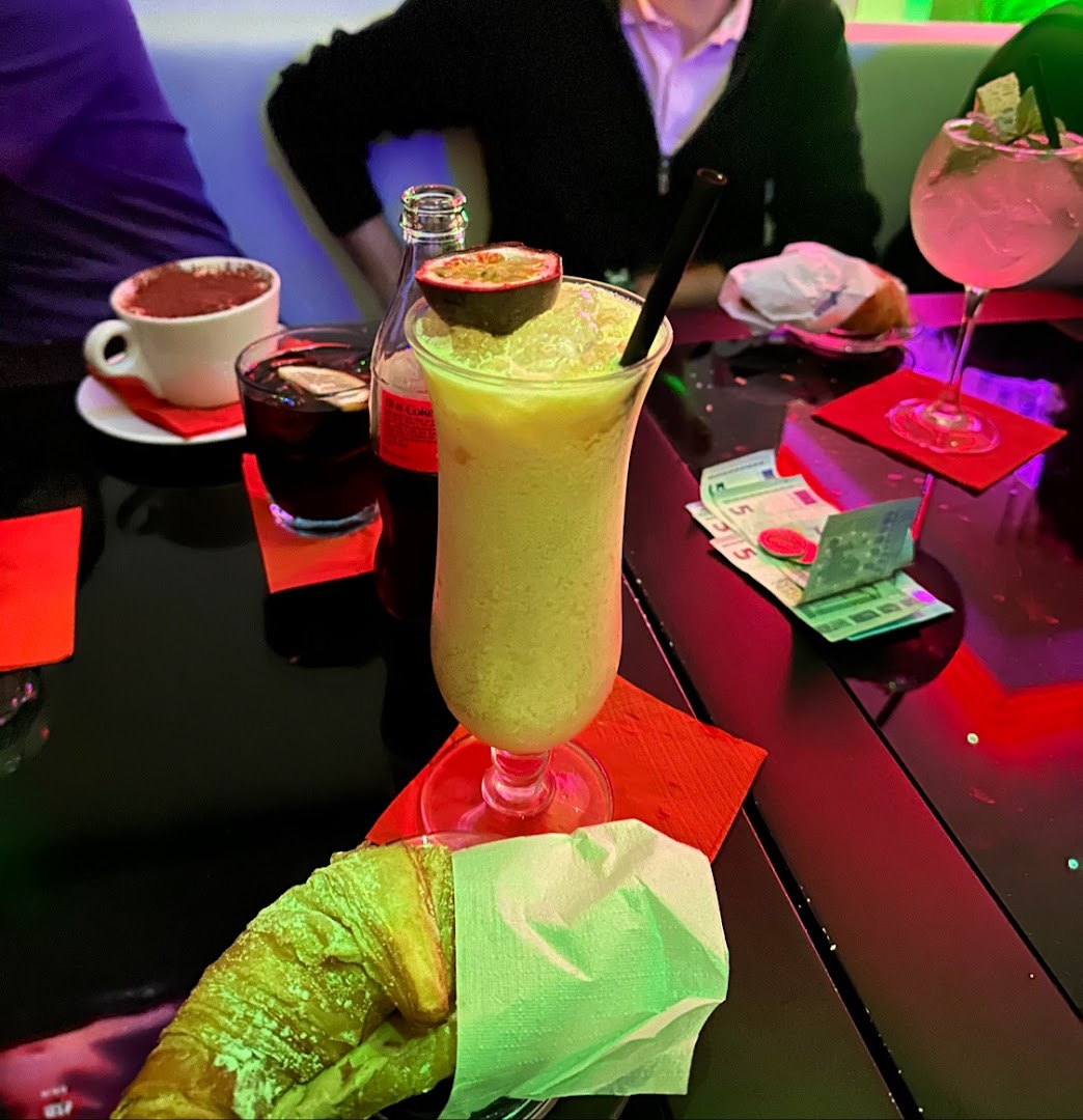 Talent Club lounge bar
