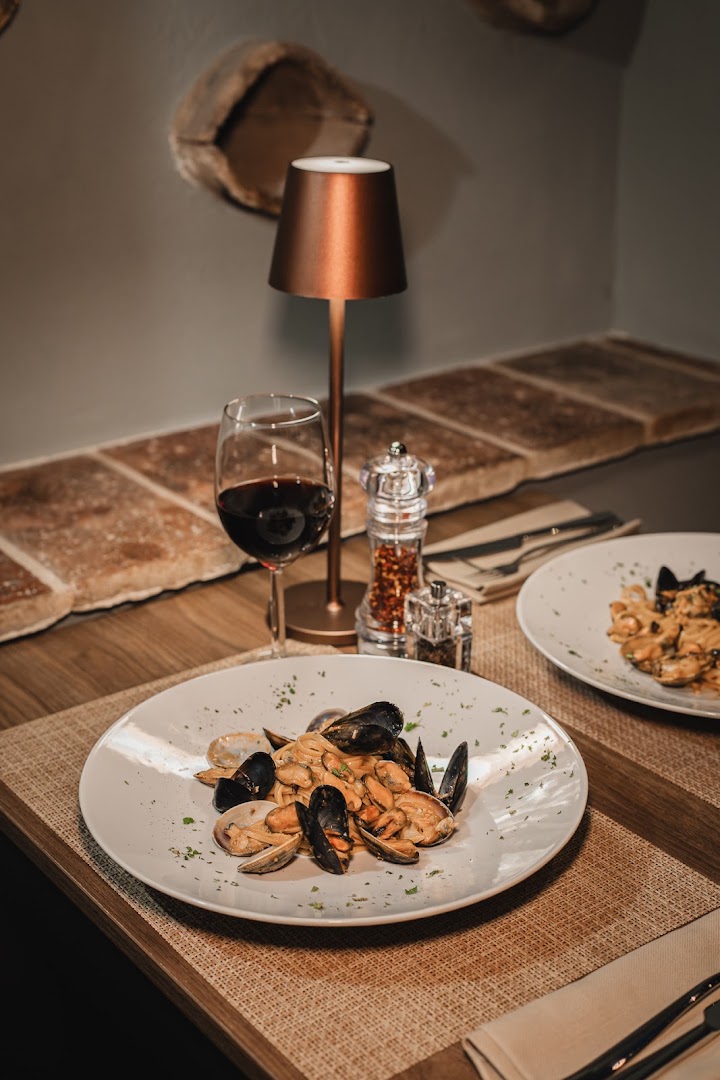 Tata Mama - Pizzeria, Cocktail & Bar