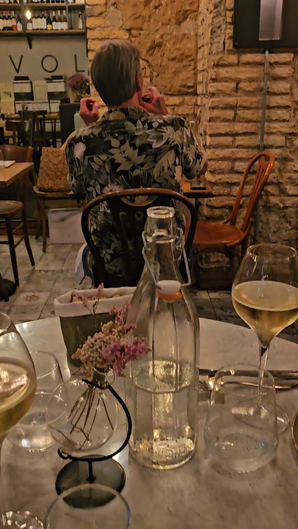 Tavola Bottiglieria con cucina