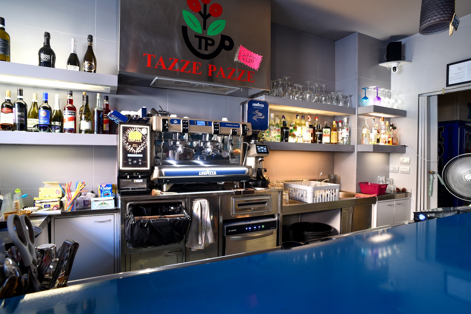 Tazze Pazze, Asti