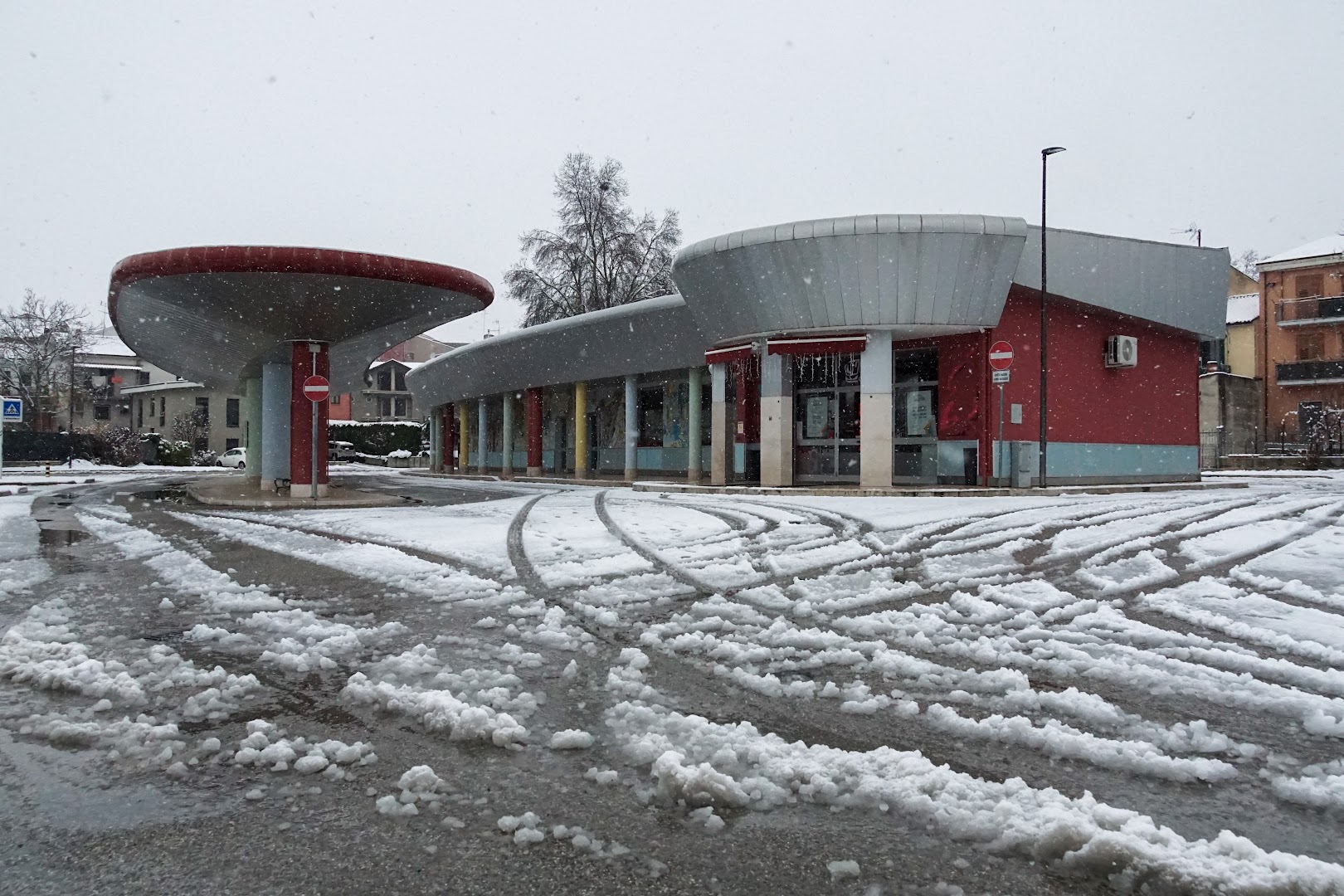 Terminal Bus, Lioni