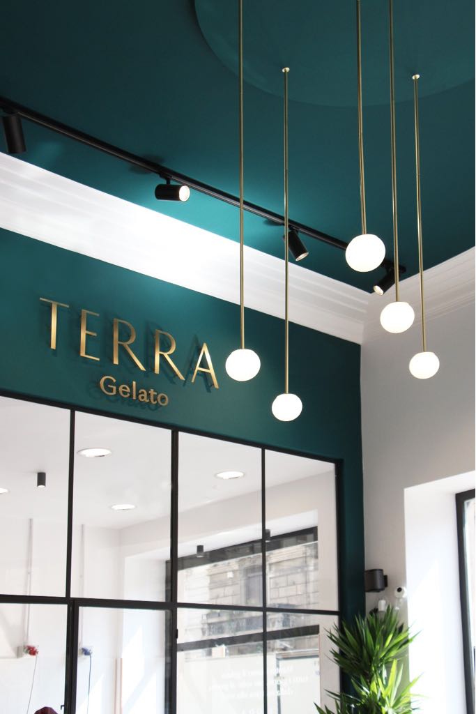 Terra, Roma