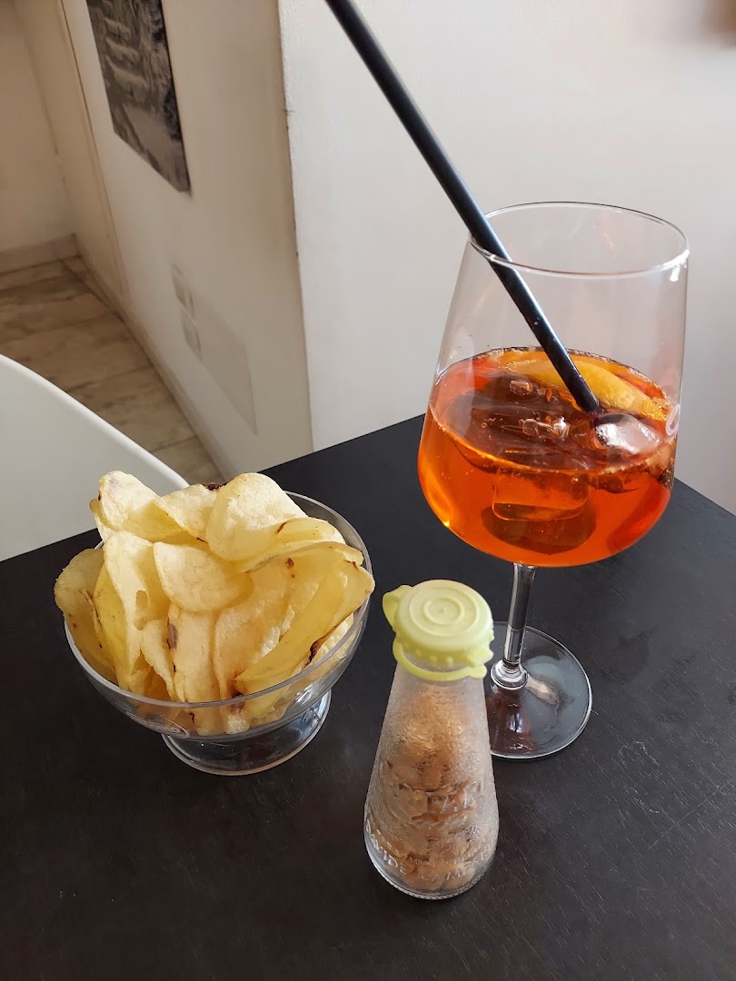 Tevi's Bar