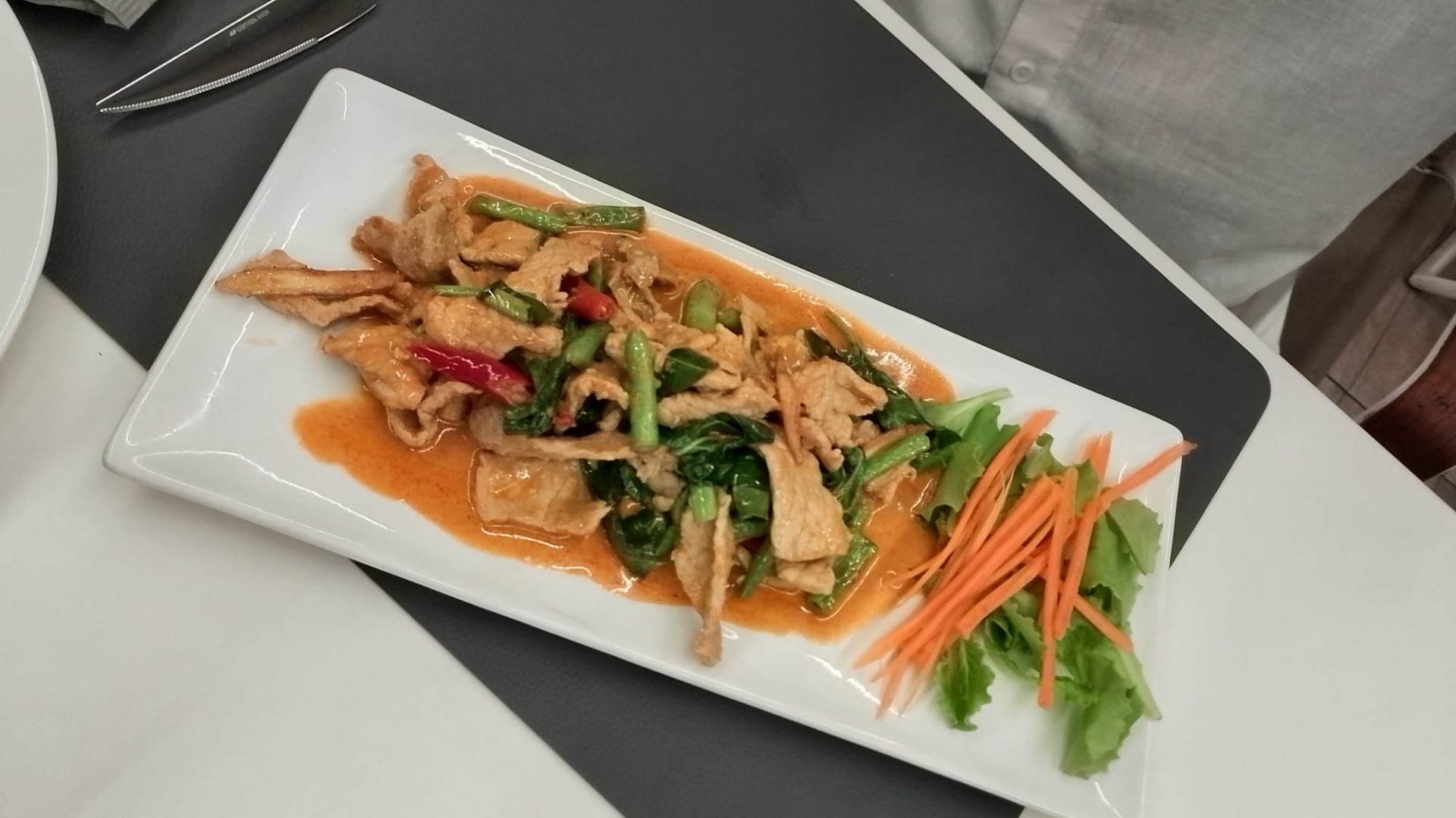 THAI RESTAURANT/ SNACK