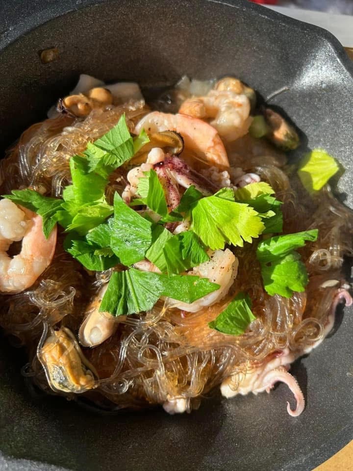 THAI RESTAURANT/ SNACK