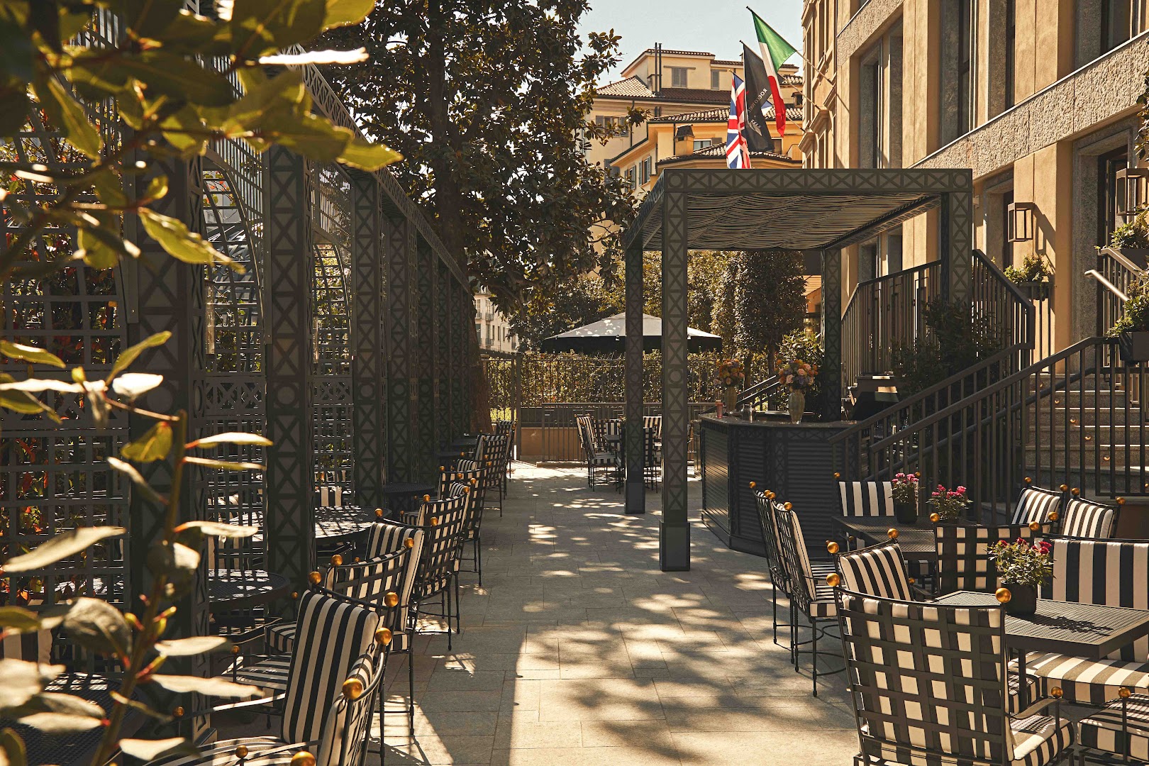 The Carlton Bar