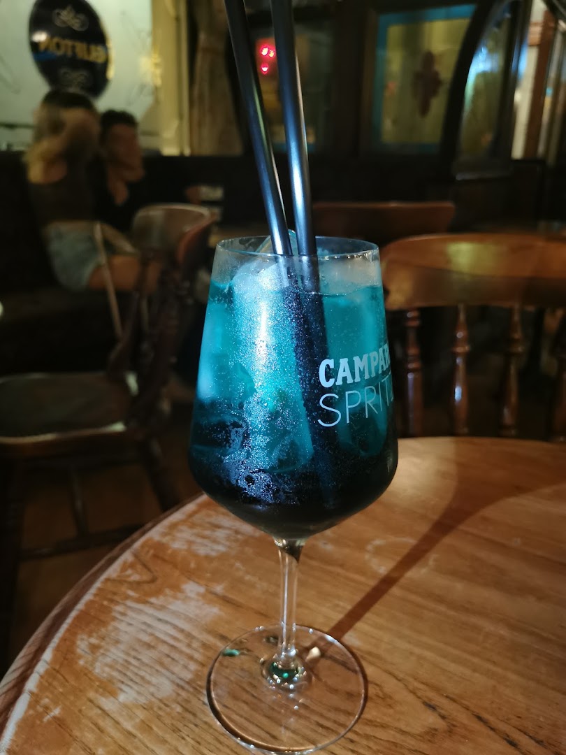 The Clifton, Roma