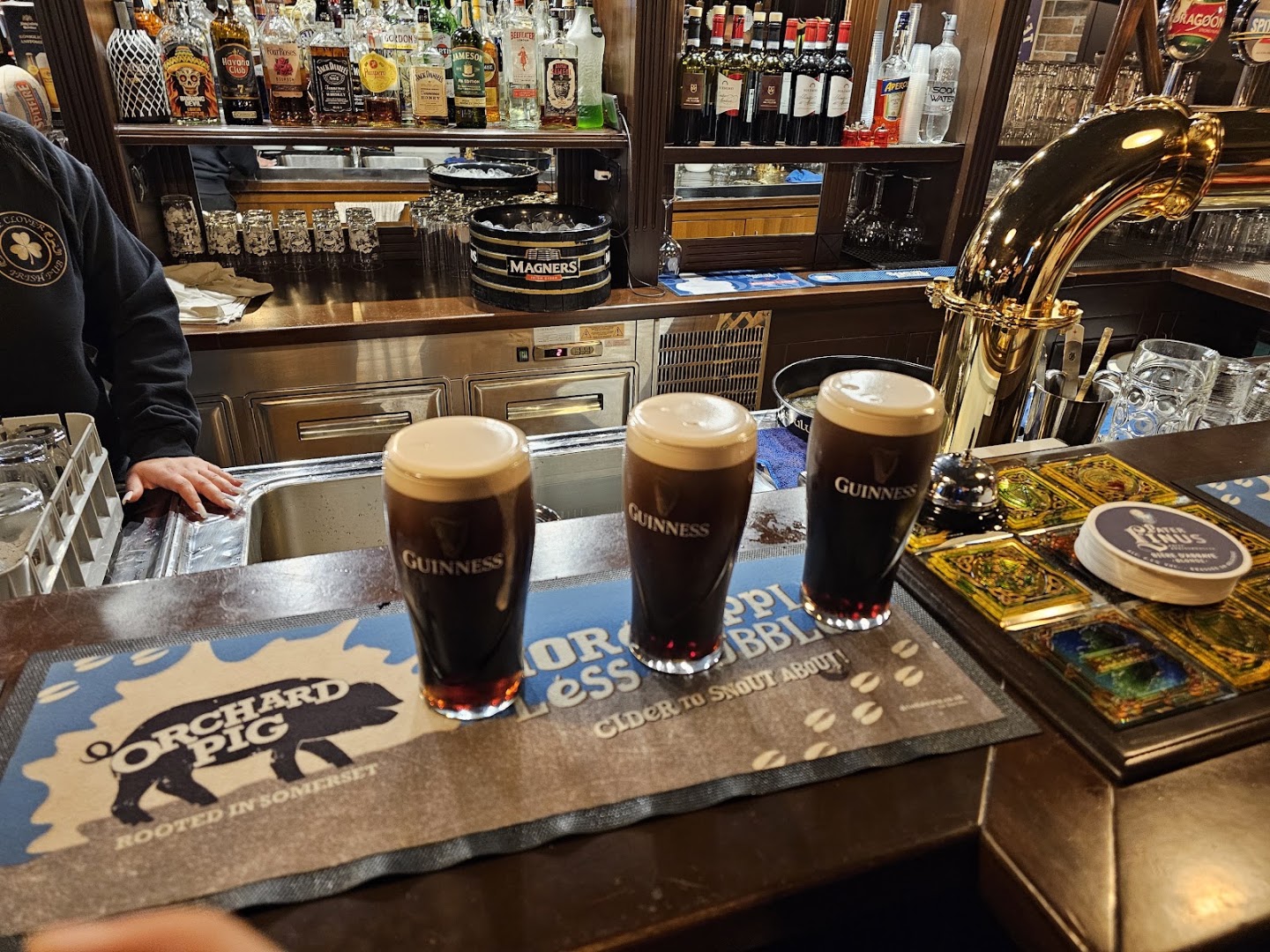 The Clover Irish Pub