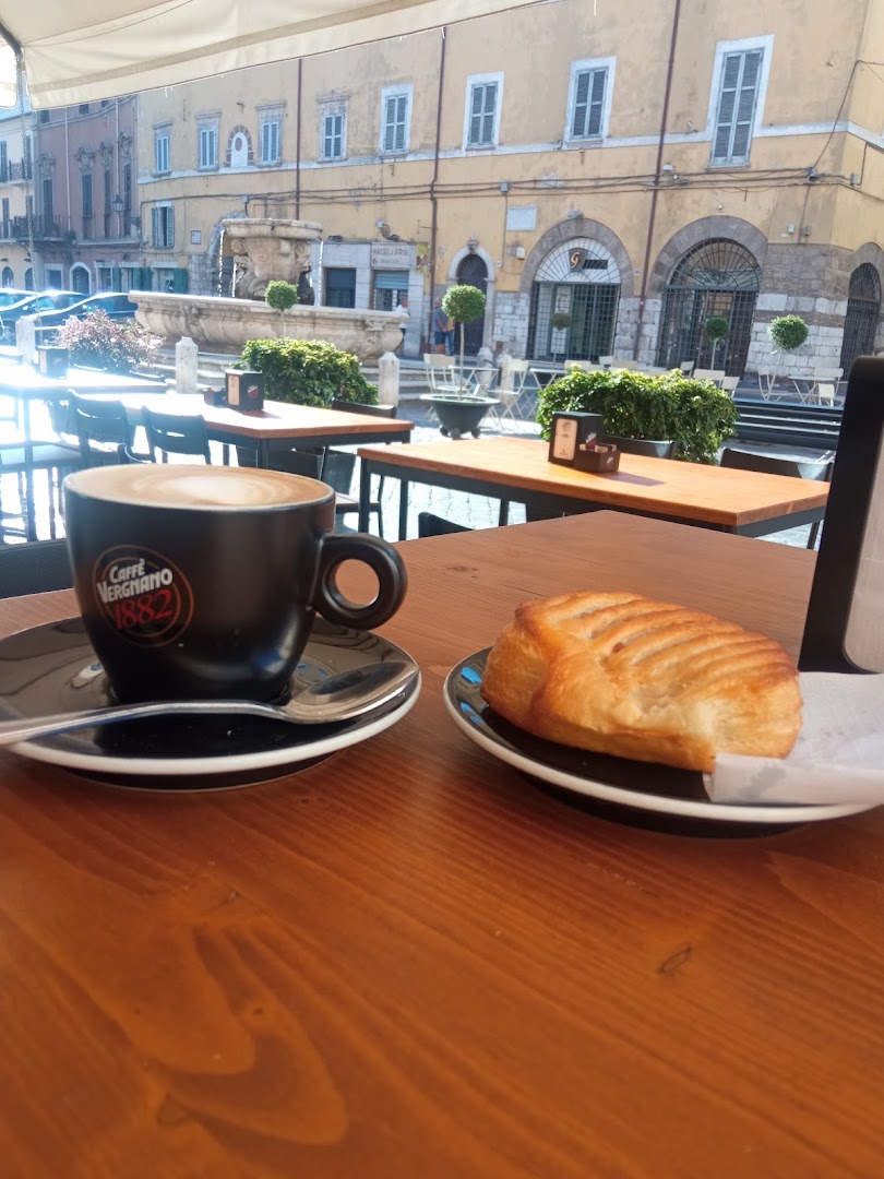 The club Piazza Matteotti