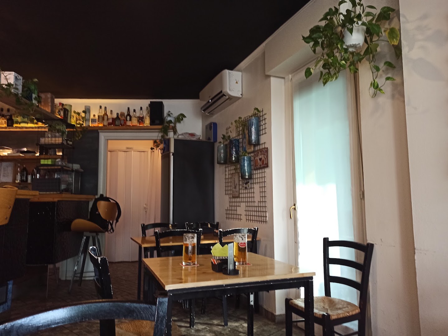 The First Caffè Gintoneria & Cocktail bar