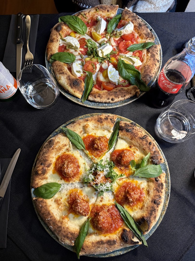 The Gallery Pizzart Food & Drink