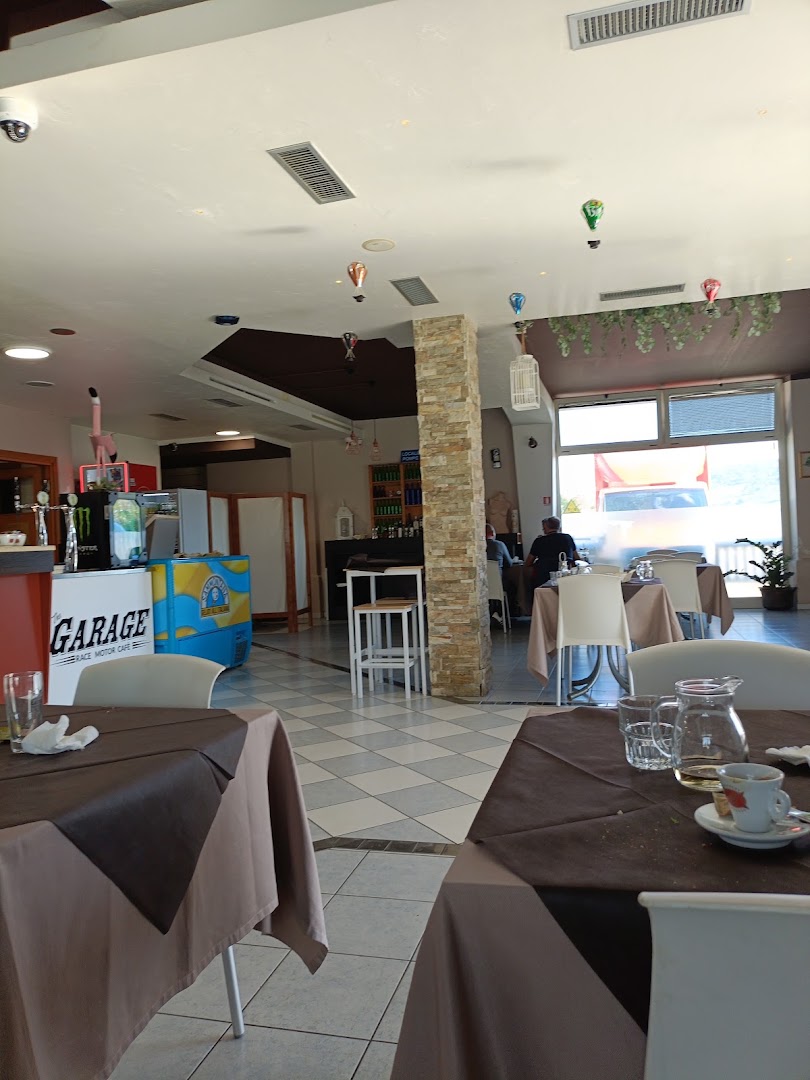 The Garage race-motor-cafè