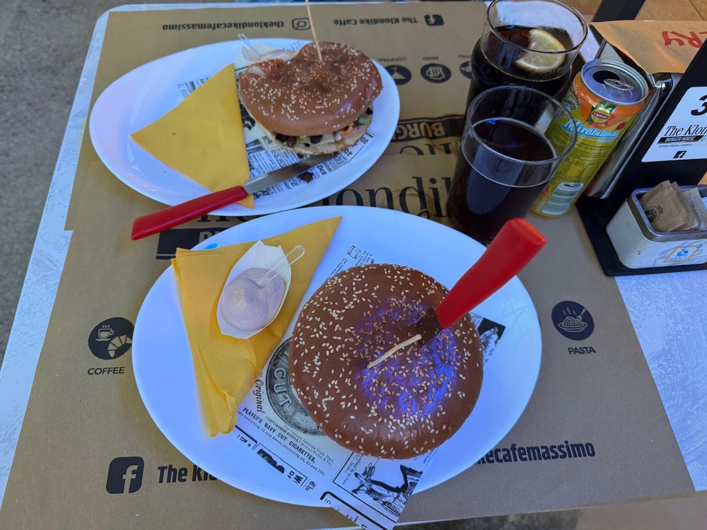 THE KLONDIKE CAFFÈ burger house