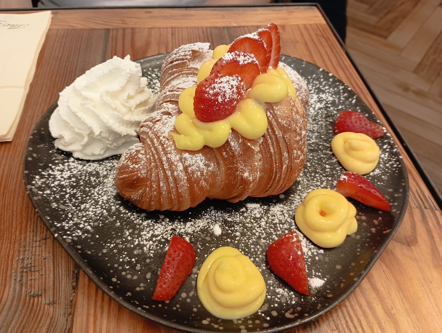 THE LOFT Colazione, Brunch & Pizza Dinner vicino San Pietro