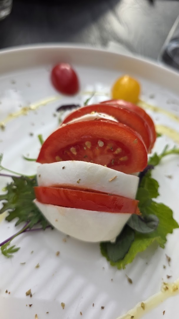 THE NIQ BAR & RESTAURANT