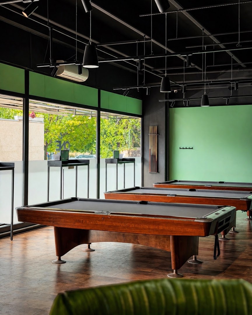 The One food-drink-play Bar