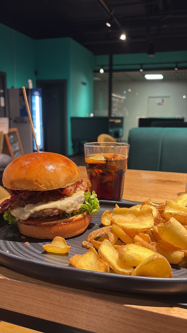 The One food-drink-play Bar