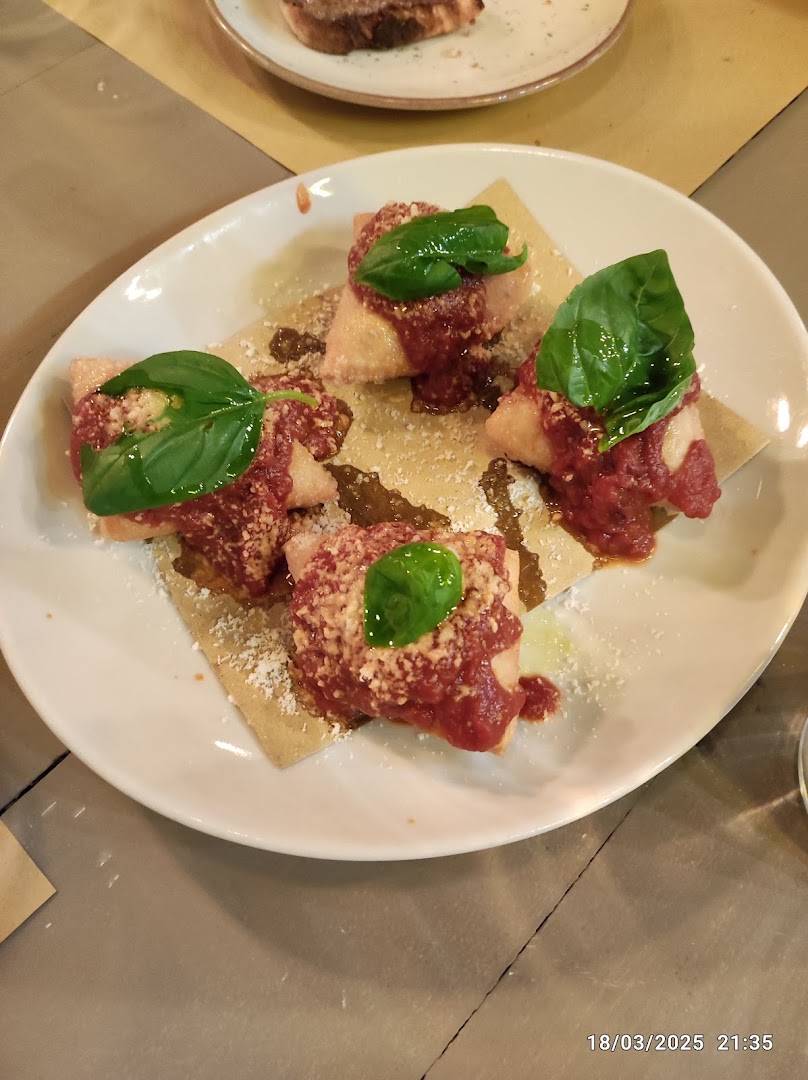 The PAPPAPPERO hosteria