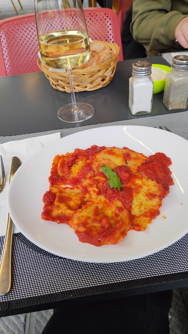 THE PLANET WINE CAFÈ FOOD PIZZA
