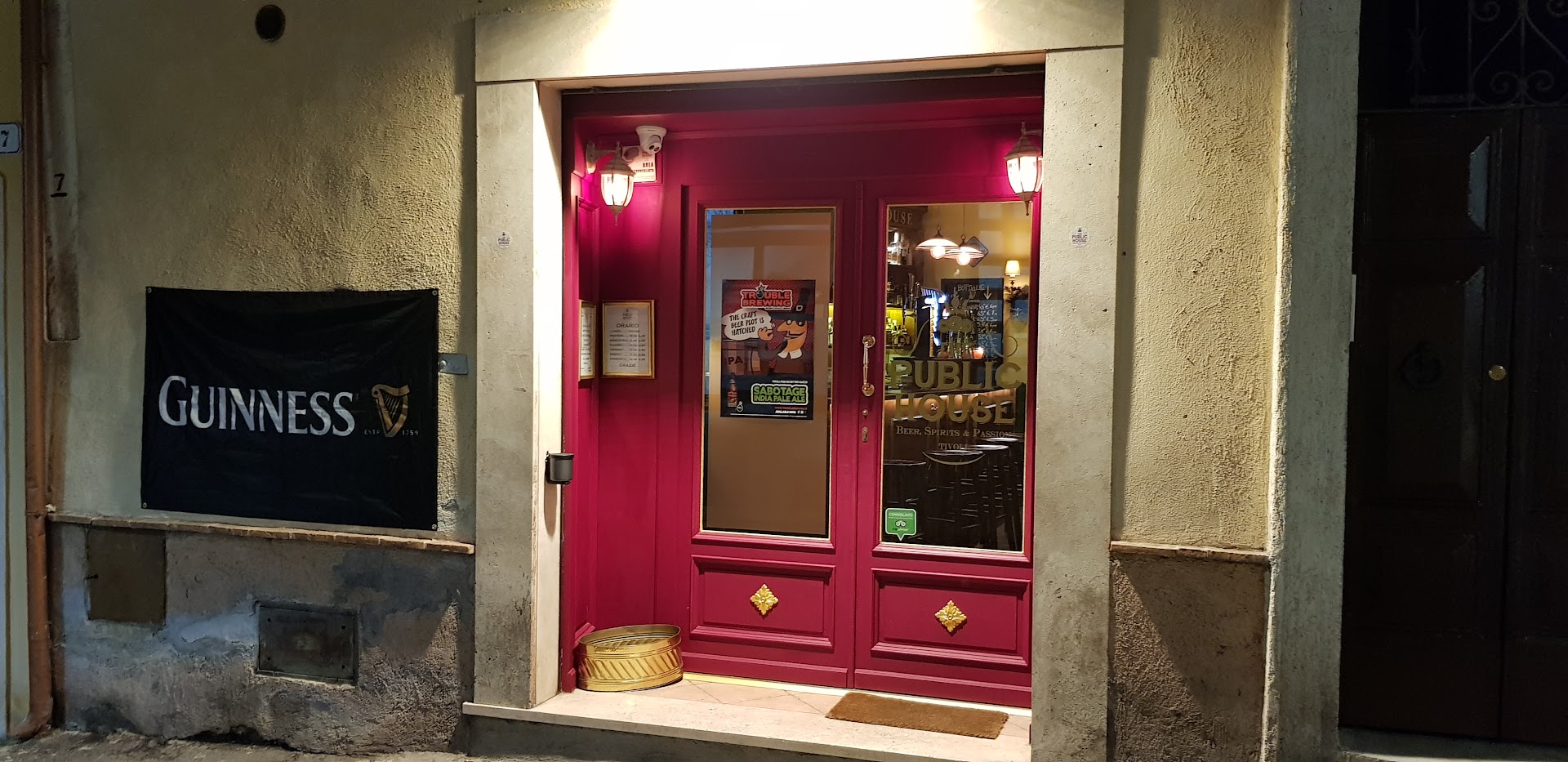 The Public House Whisky & Kitchen