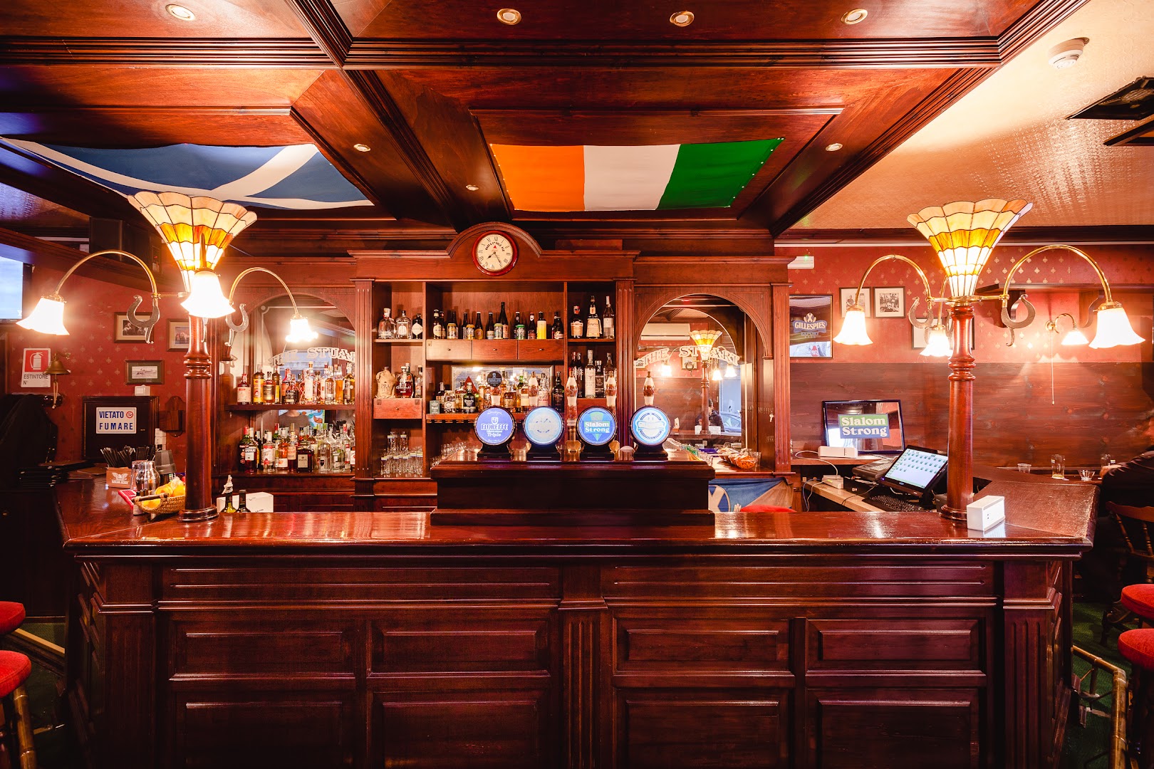 The Stuart, Scottish Pub, Bari