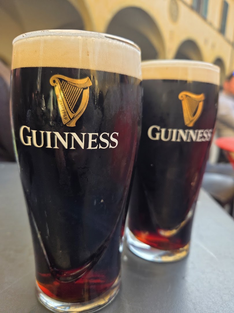 The Violin Irish Pub