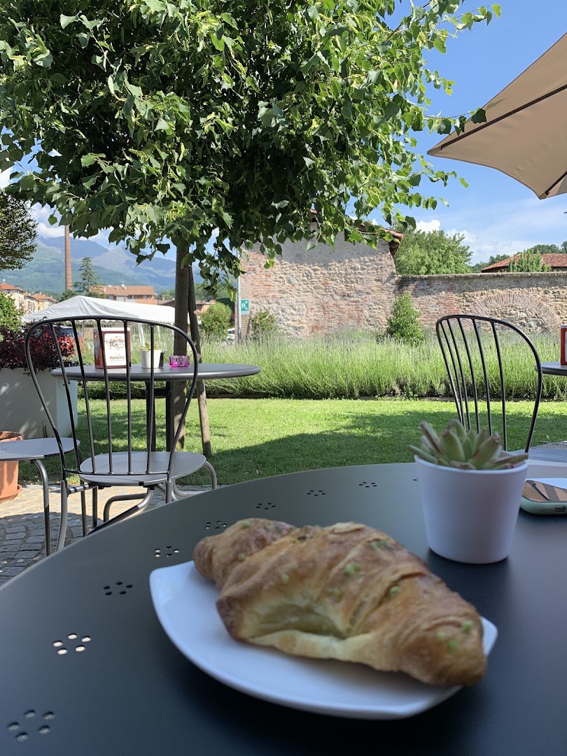 Three Trees coffee & restaurant