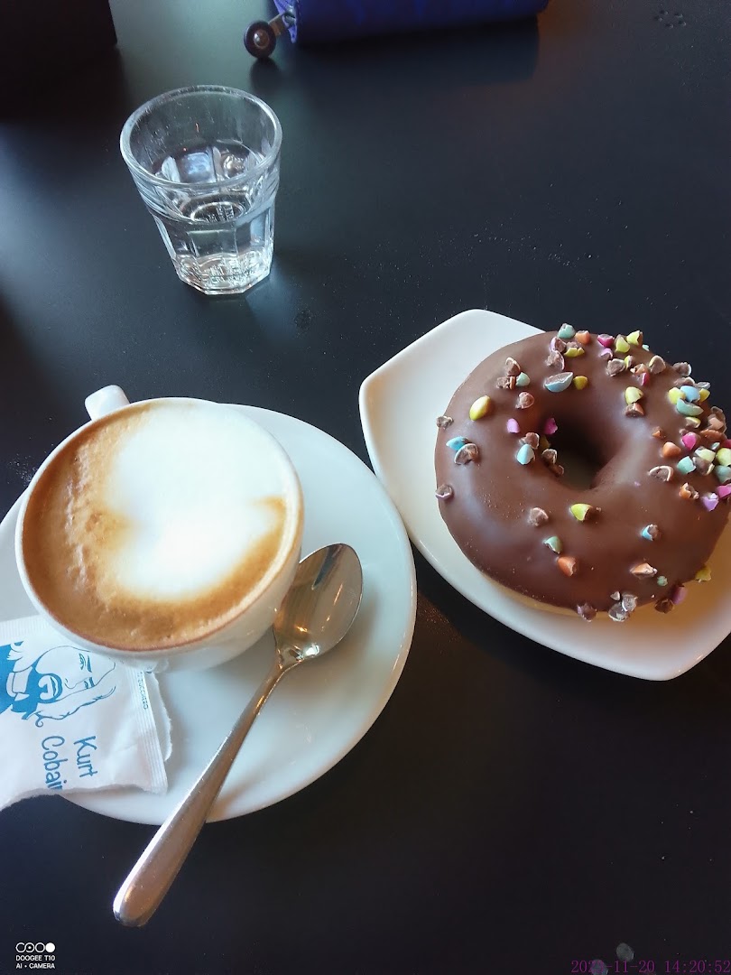 Three Trees coffee & restaurant