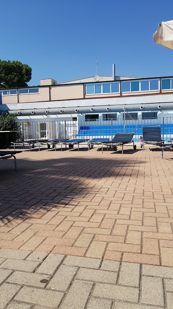 Time out Sporting Village