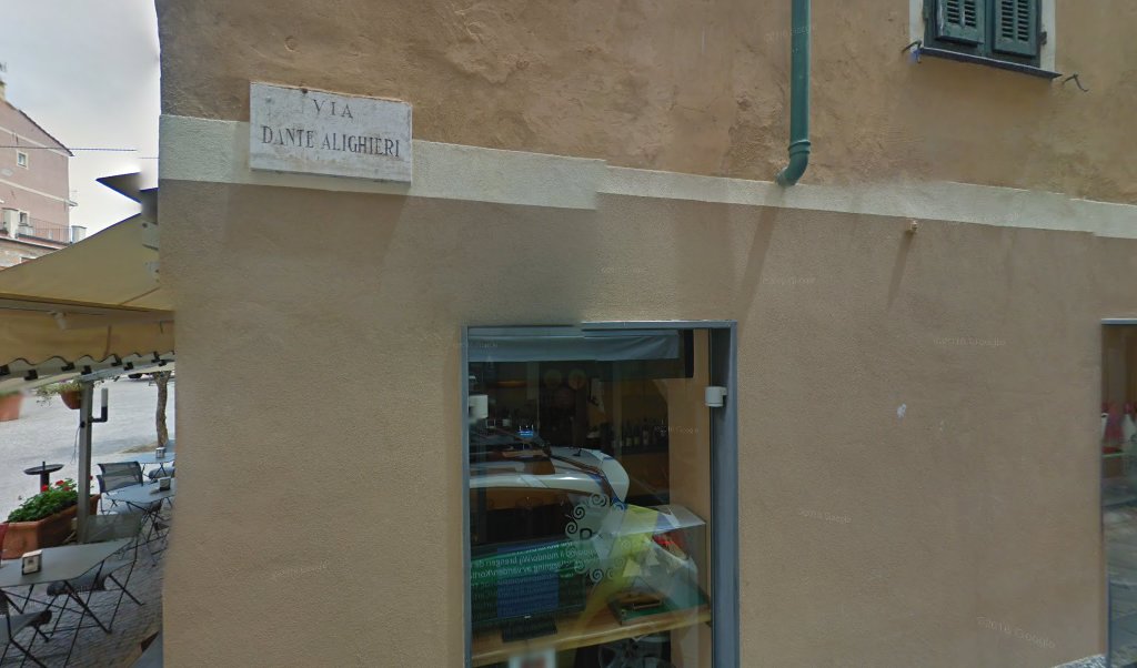 Piazza Camillo Benso Conte di Cavour, 8