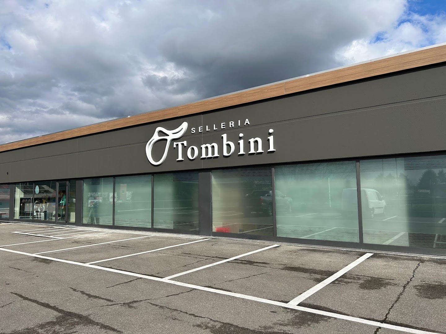 Tombini selleria Seriate, Seriate