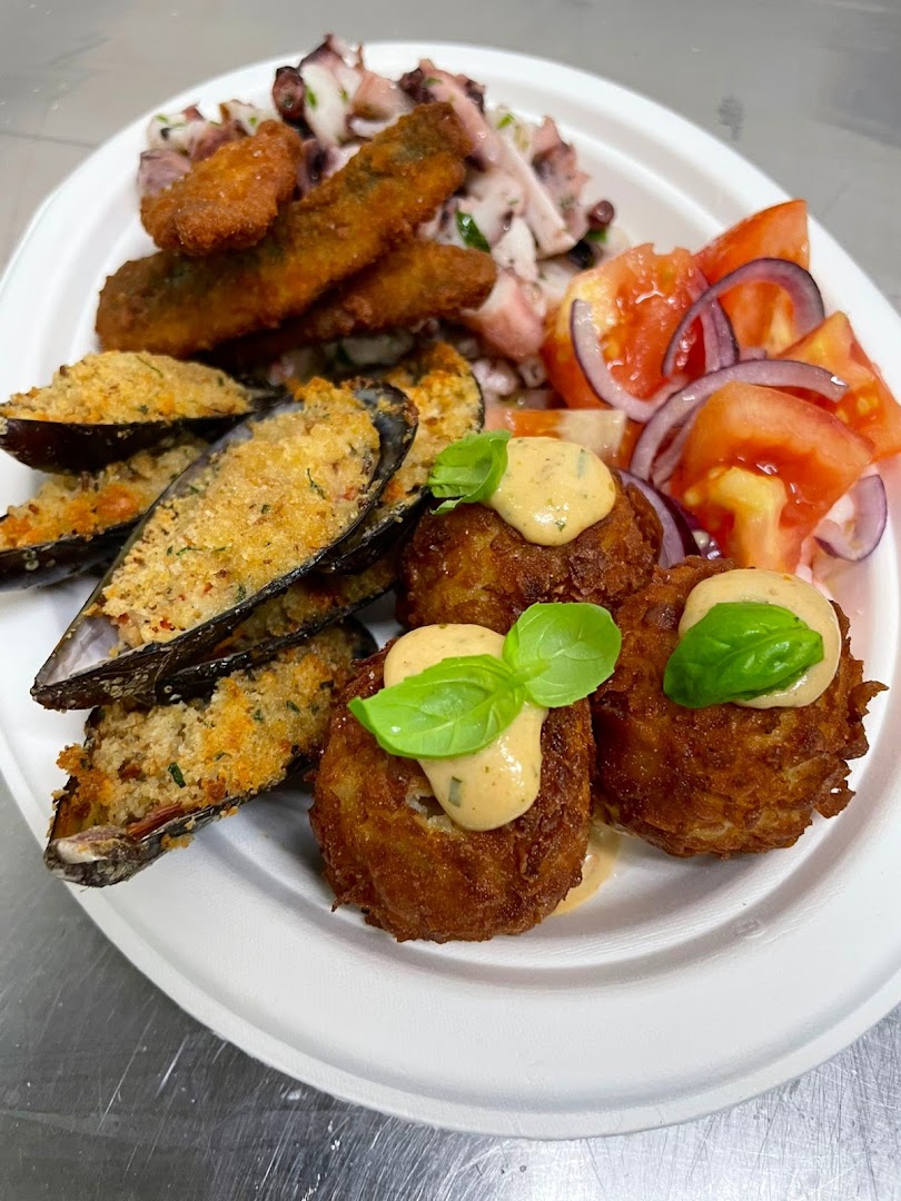 ToMe' Fish and Food