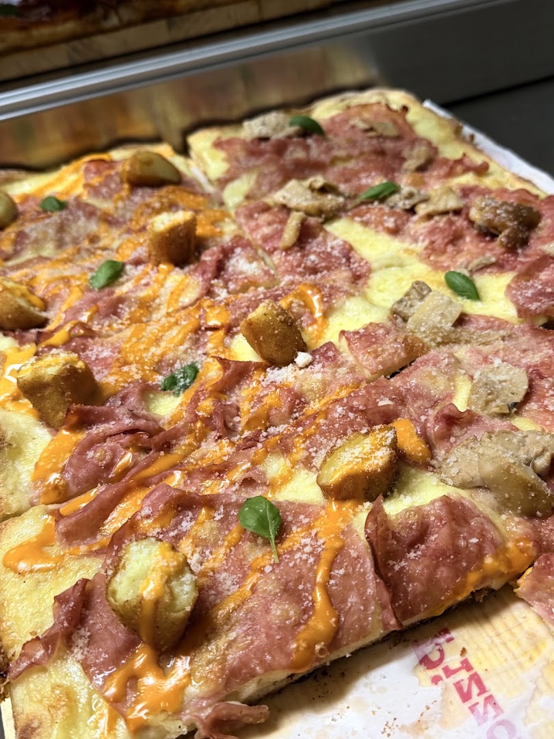 Tomì pizza in teglia