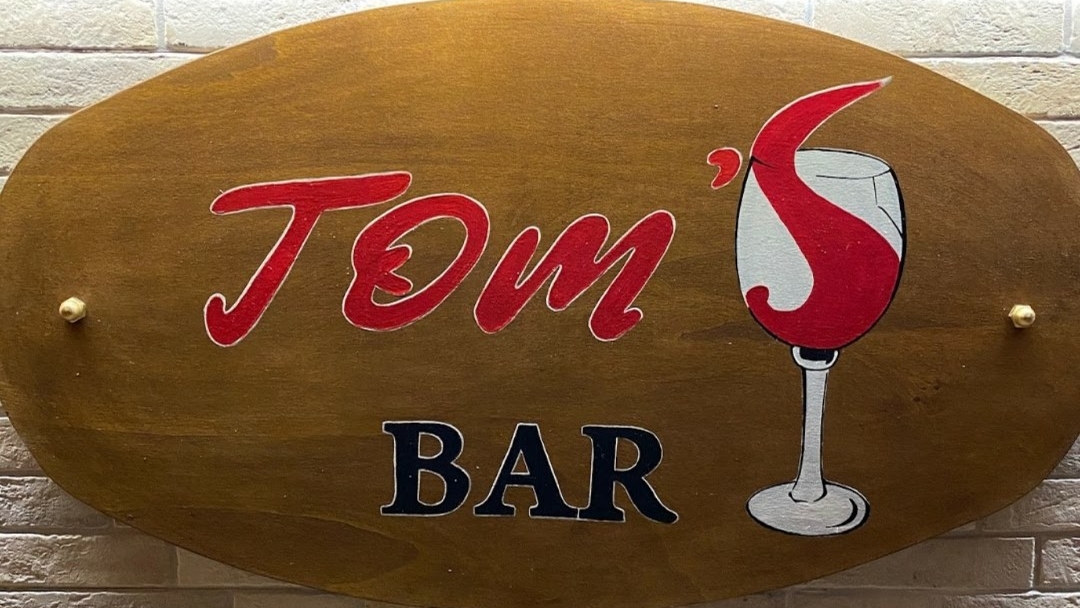 Tom’s Bar