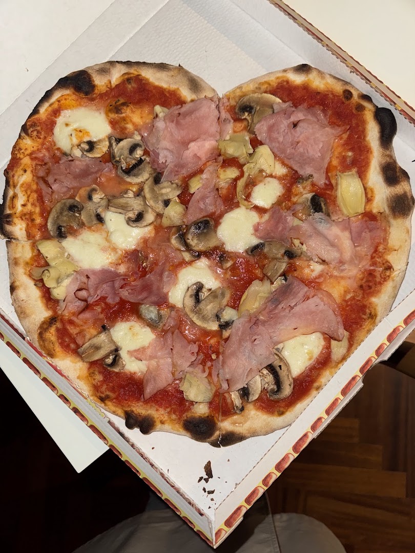 Ton Tom Pizza