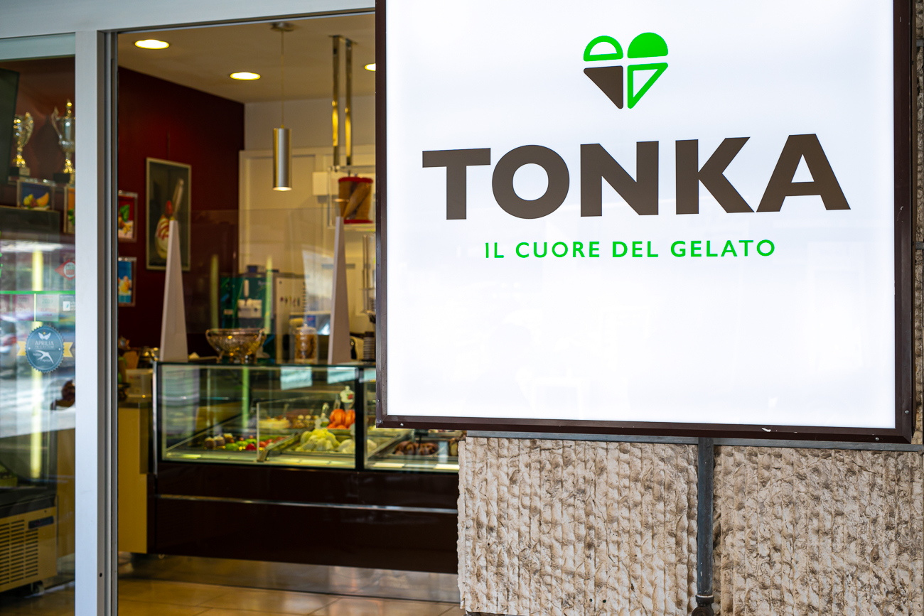 Tonka, Aprilia
