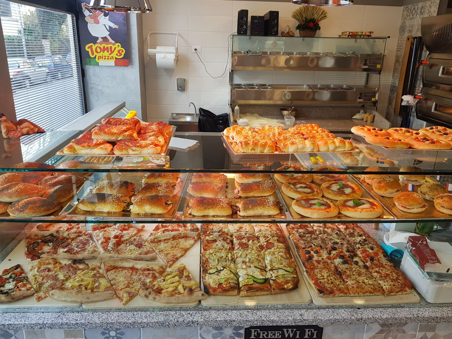 Tony's Pizza