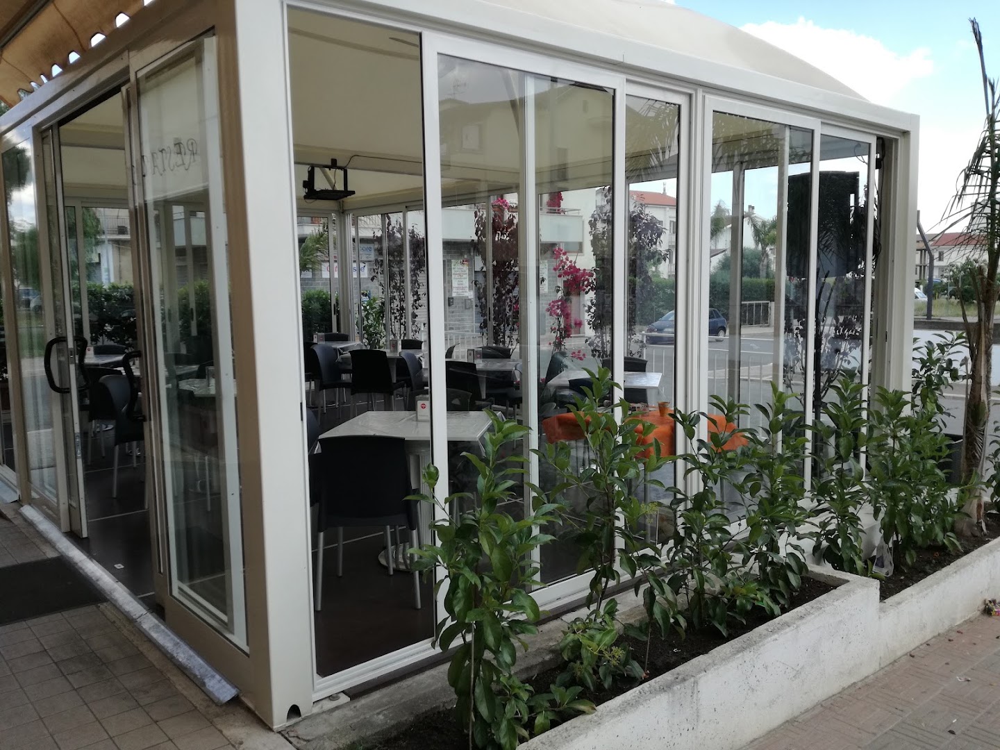 Too Chic Too Lunch Cafe - Bar E Tavola Calda