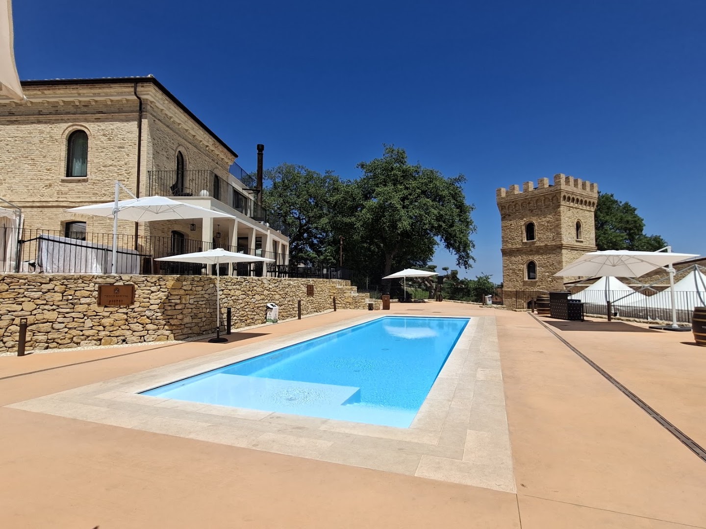 Torre Zambra RESORT, Villamagna