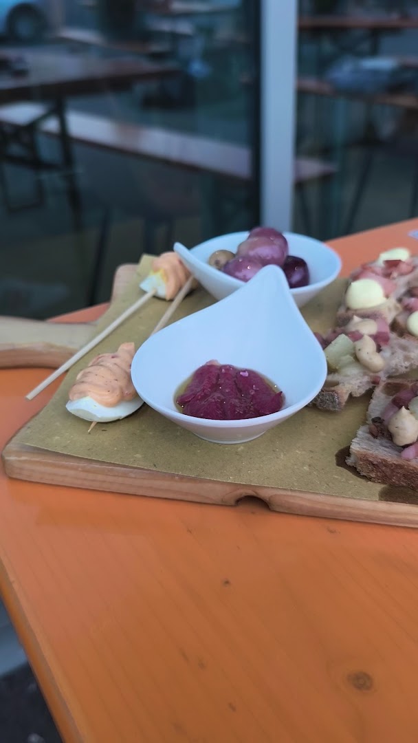 Totem Brewing Co. Birreria con cucina pub