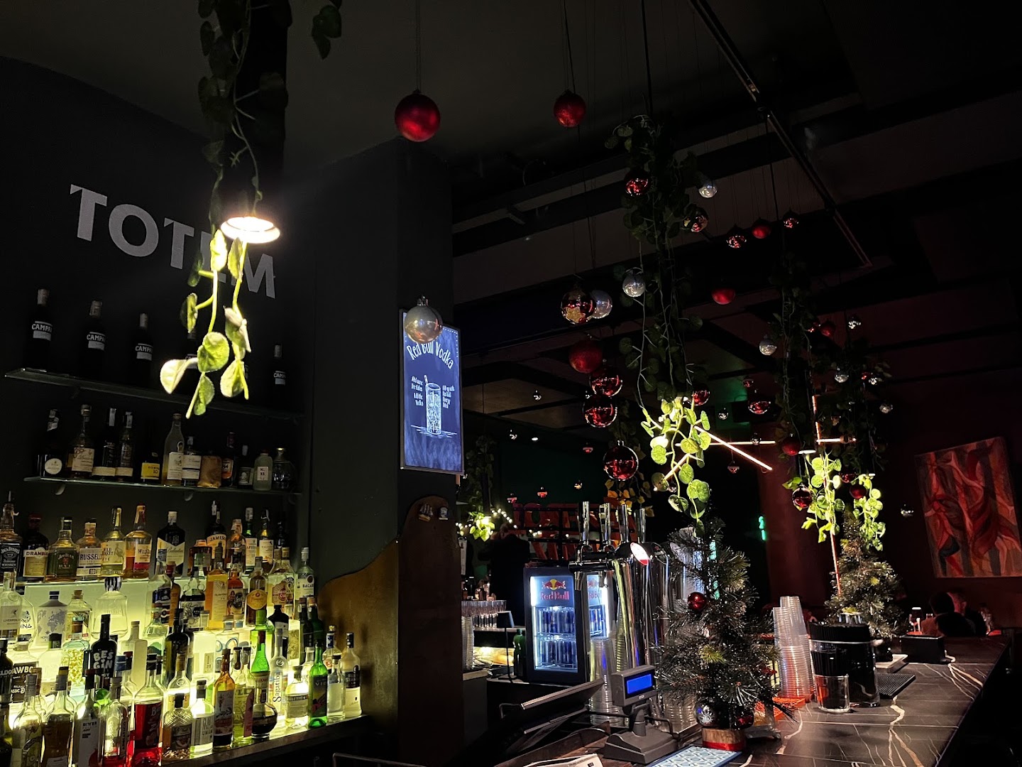 Totem Plaza Cafe