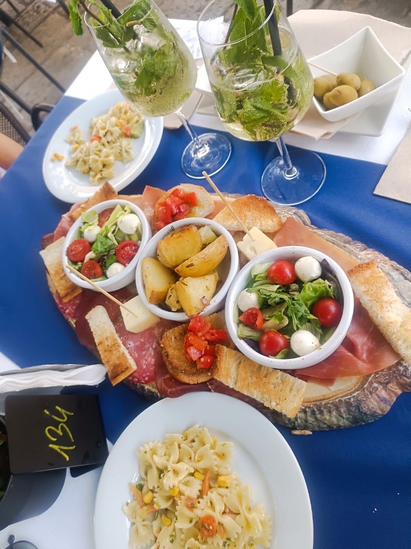 Touring Cafè Restaurant