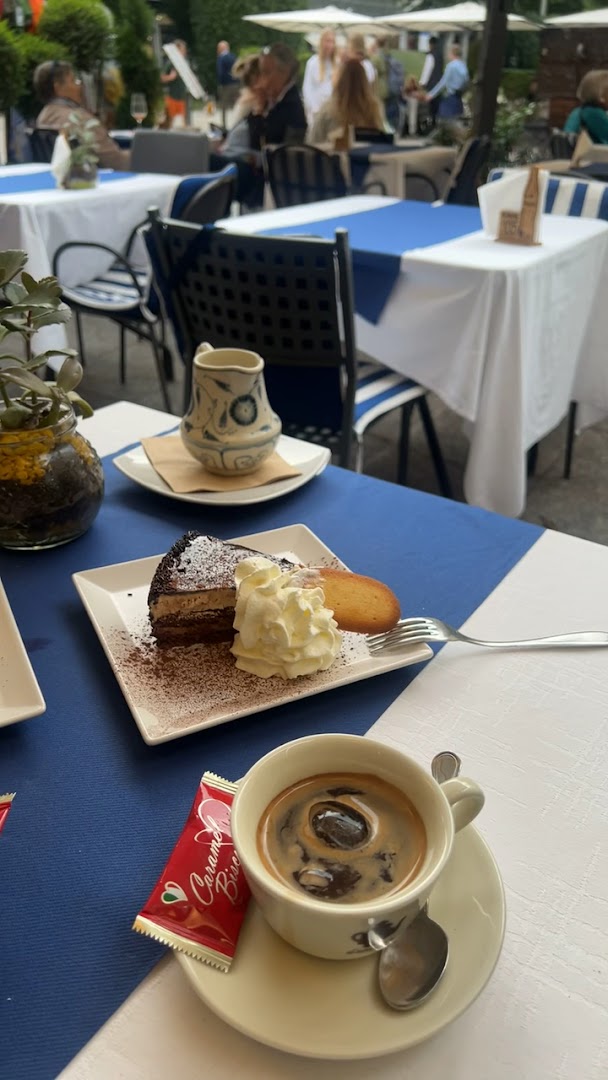 Touring Cafè Restaurant