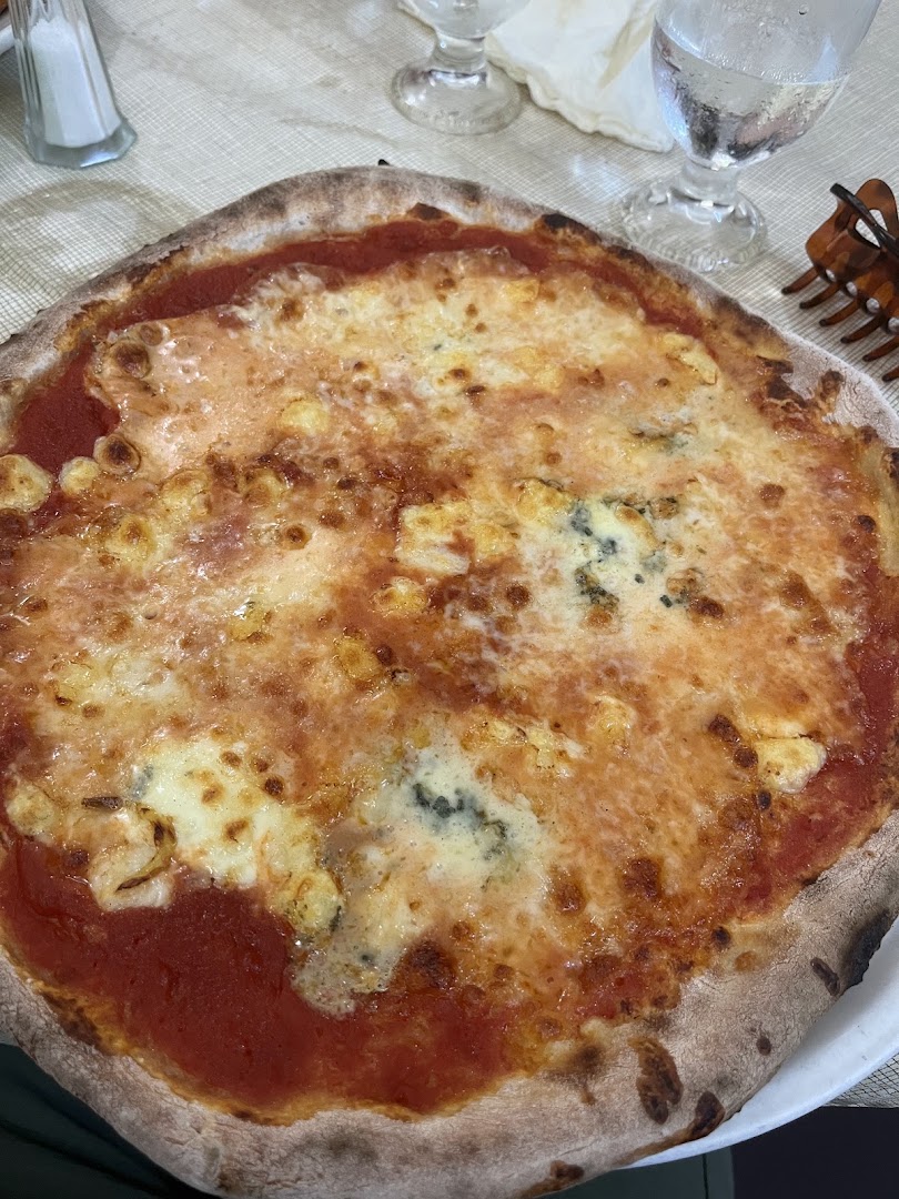 Tozzi • Pizzeria Braceria