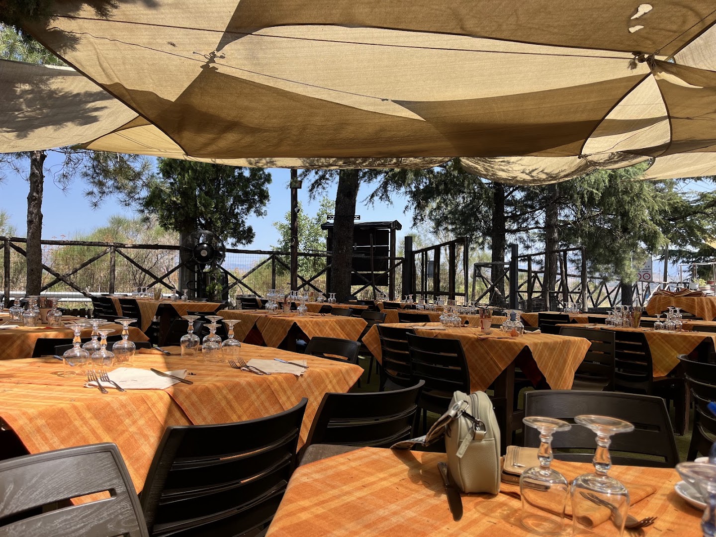 TRADIZIONE SICILIANA Ristorante Da Leo, Linguaglossa