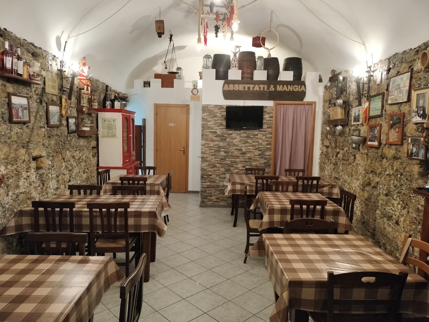Trattoria Assettati E Mangia